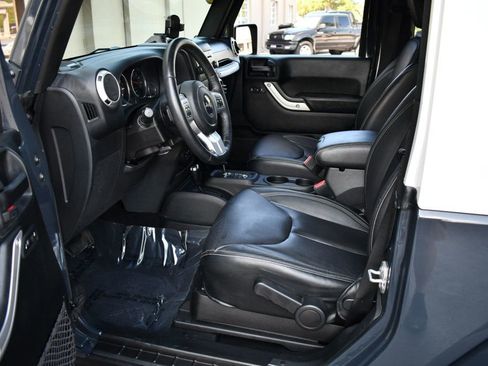 Used 2017 Jeep Wrangler Sahara w/ Quick Order Package 24E Chief AWD/4WD image 37