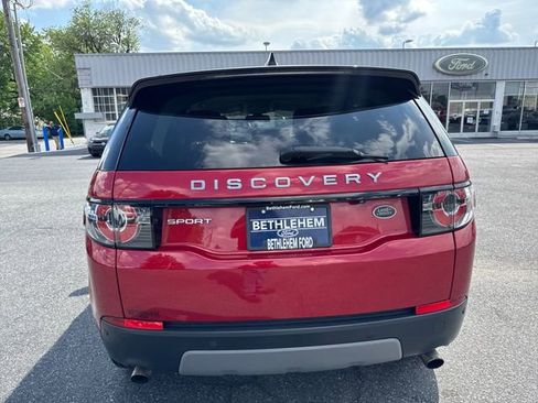 Used 2017 Land Rover Discovery Sport SE AWD/4WD image 4