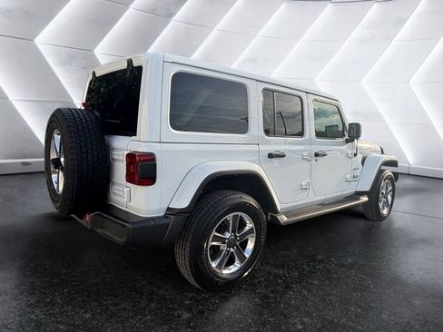 Used 2021 Jeep Wrangler Unlimited Sahara AWD/4WD image 4