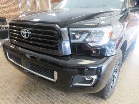Used 2018 Toyota Sequoia TRD Sport AWD/4WD image 75