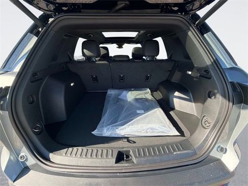 New 2026 Chevrolet Equinox LT w/ Convenience Package II image 12