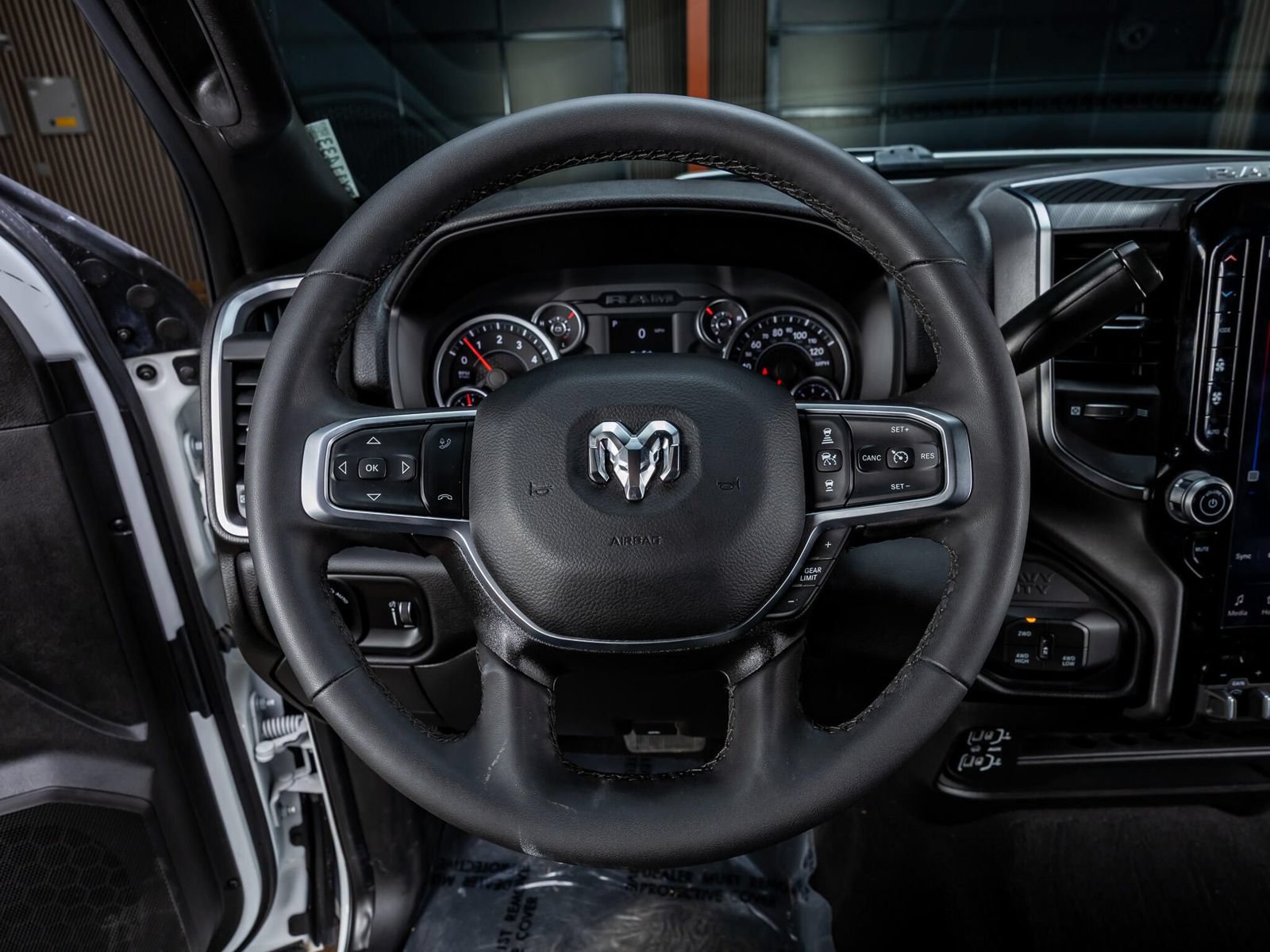 Used 2025 RAM 2500 Big Horn AWD/4WD image 16