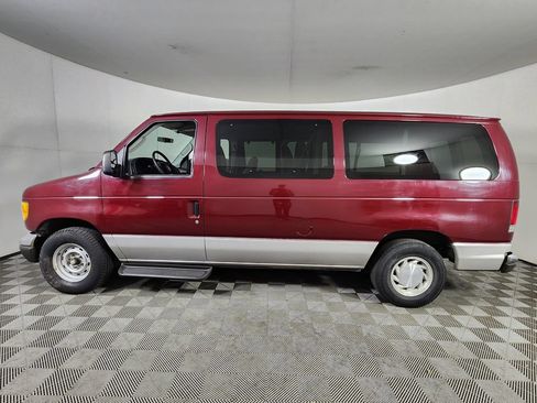 Used 2003 Ford E-150 and Econoline 150 Wagon RWD image 4