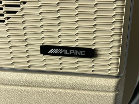 Certified 2024 Jeep Grand Cherokee Limited w/ Luxury Tech Group II image 20