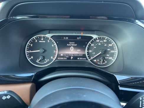 Used 2022 Nissan Pathfinder Platinum w/ Cargo Package image 17