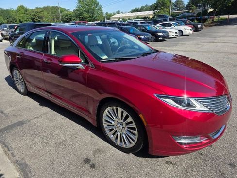 Used 2013 Lincoln MKZ FWD image 3