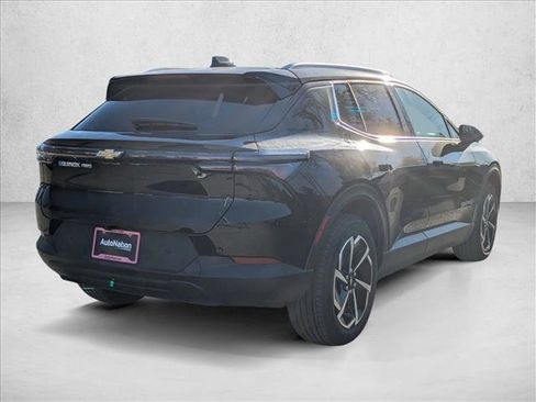 New 2026 Chevrolet Equinox EV LT image 2