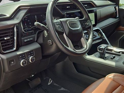 Used 2025 GMC Sierra 1500 Denali Ultimate AWD/4WD image 10