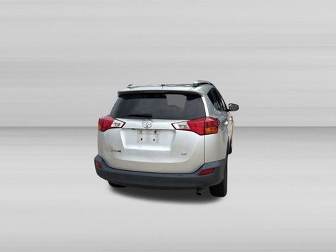 Used 2014 Toyota RAV4 LE FWD image 5