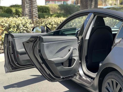 Used 2024 Tesla Model 3 Long Range RWD image 17