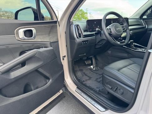 Certified 2025 Kia Sorento SX AWD/4WD image 15