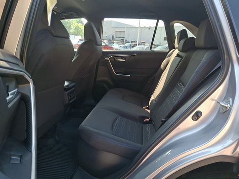 Used 2025 Toyota RAV4 SE AWD/4WD image 10