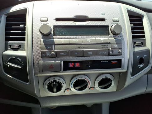 Used 2011 Toyota Tacoma 4x4 Access Cab V6 image 10