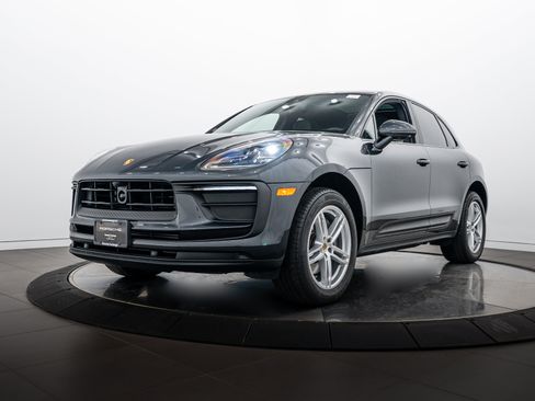 Certified 2026 Porsche Macan AWD/4WD image 1
