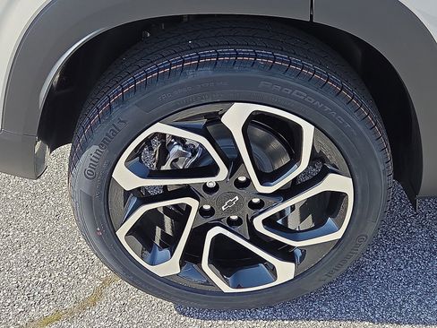 New 2026 Chevrolet Trax RS w/ Driver Confidence Package FWD image 7