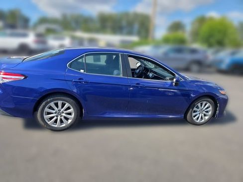 Used 2018 Toyota Camry LE FWD image 8