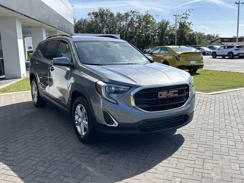 Used 2020 GMC Terrain SLE w/ Driver Convenience Package image 7
