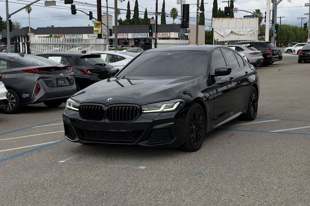 Used 2023 BMW 530i w/ M Sport Package RWD image 2