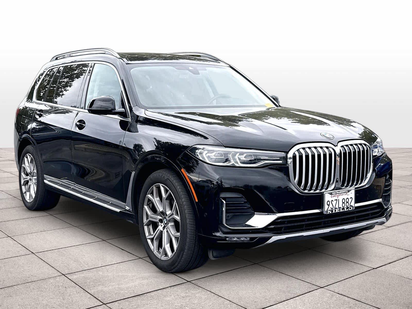 Used 2022 BMW X7 xDrive40i w/ Premium Package AWD/4WD image 3