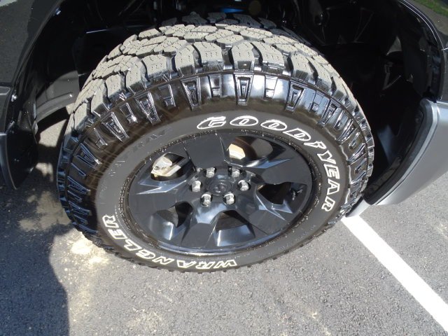 Used 2025 RAM 1500 Warlock AWD/4WD image 29