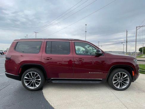 Used 2024 Jeep Wagoneer Series II w/ Convenience Group I AWD/4WD image 9