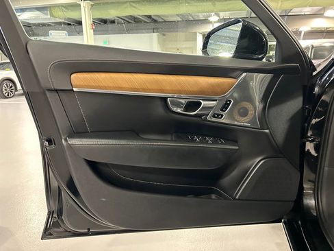 Used 2018 Volvo S90 T8 Inscription w/ Convenience Package AWD/4WD image 9
