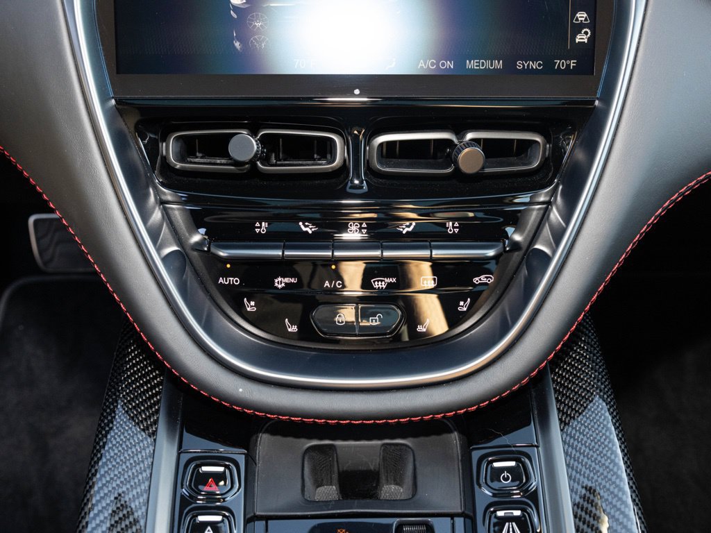 Used 2021 Aston Martin DBX AWD/4WD image 37