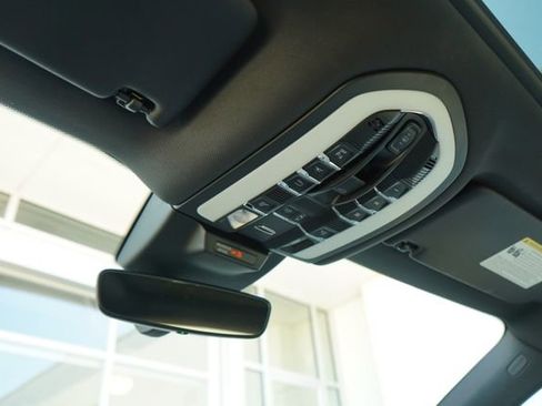 Used 2023 Porsche Macan S image 25