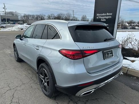 Used 2026 Mercedes-Benz GLC 300 4MATIC image 3
