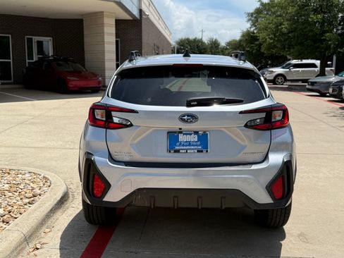 Used 2025 Subaru Crosstrek 2.5i Premium AWD/4WD image 4