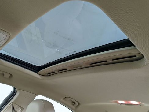 Used 2017 Buick Regal Premium w/ Driver Confidence Package #2 image 23