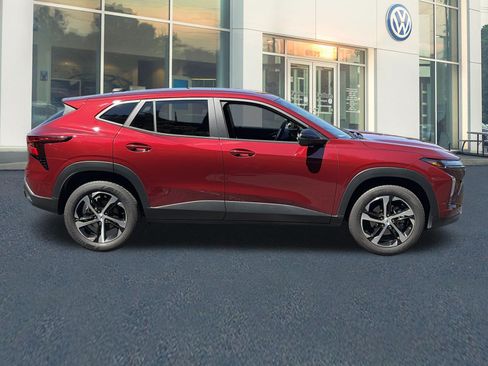 Used 2024 Chevrolet Trax RS FWD image 4