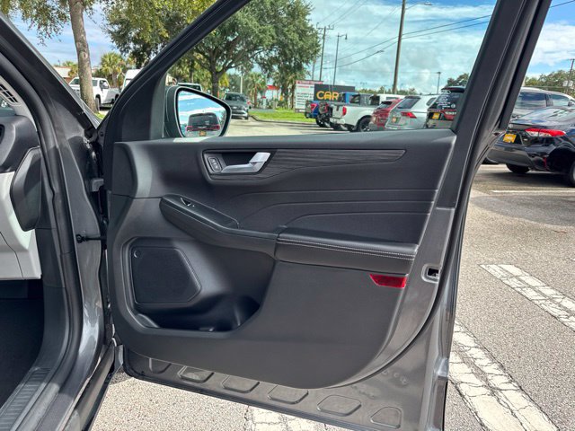 Used 2025 Ford Escape Platinum AWD/4WD image 13
