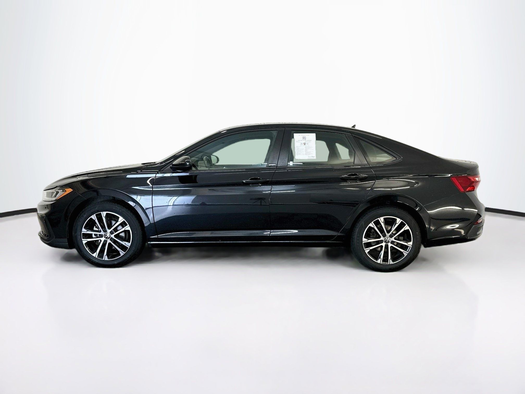 Used 2025 Volkswagen Jetta Sport FWD image 4
