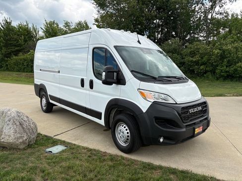Used 2026 RAM ProMaster 2500 w/ Convenience Group FWD image 11