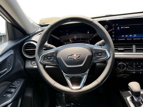 New 2026 Chevrolet Trax ACTIV w/ Sunroof Package FWD image 12