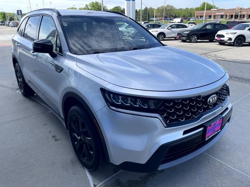 Used 2021 Kia Sorento S AWD/4WD image 4