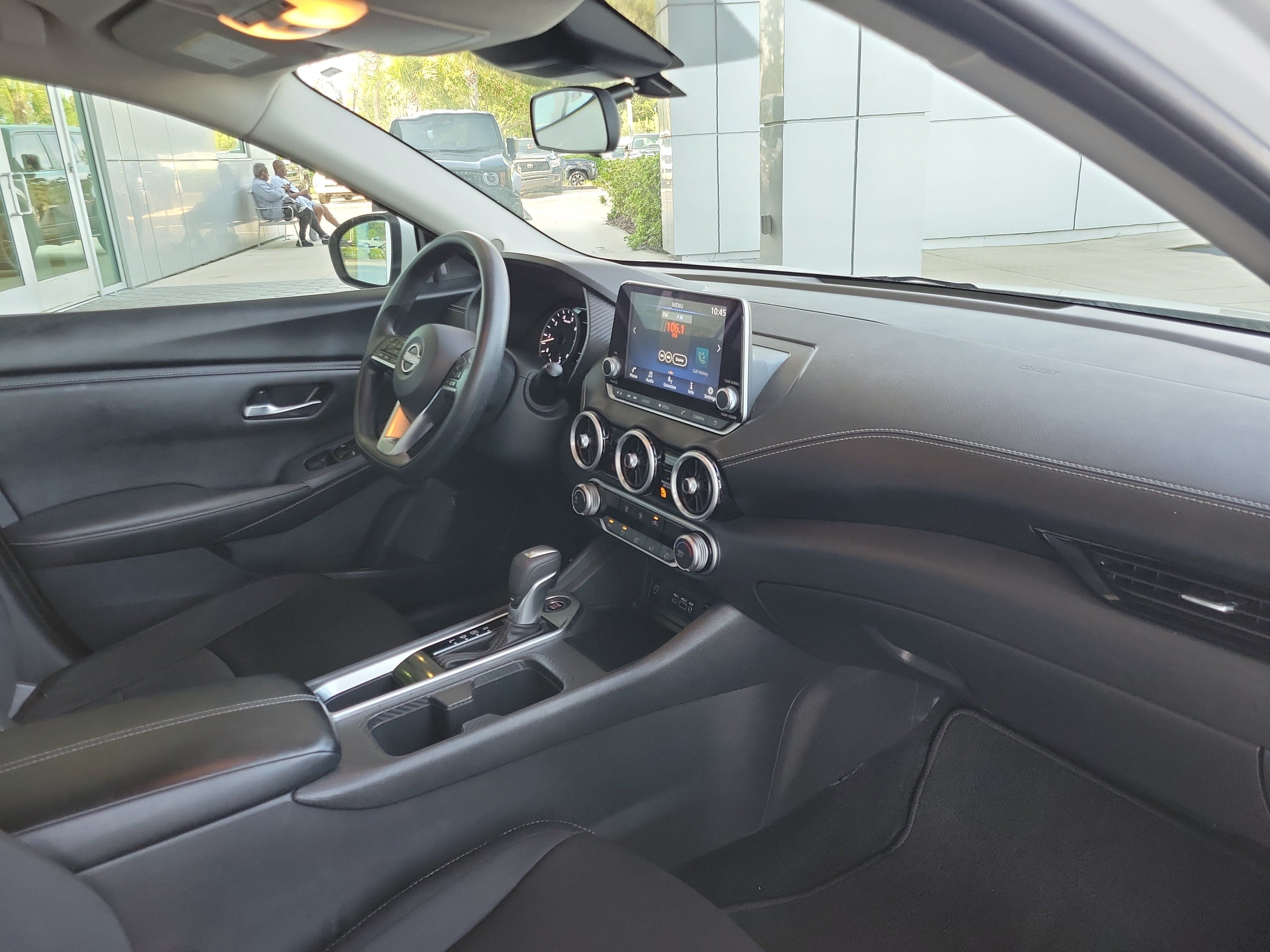 Used 2025 Nissan Sentra SV FWD image 30