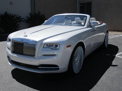 Used 2016 Rolls-Royce Dawn RWD image 25
