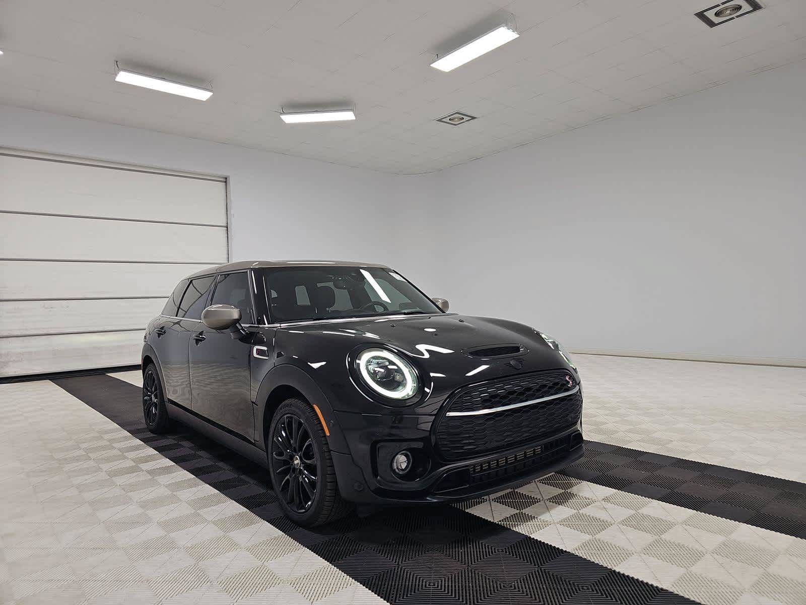 Used 2022 MINI Cooper Clubman S w/ Premium Package FWD image 3