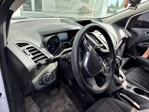 Used 2016 Ford Escape SE w/ SE Cold Weather Package AWD/4WD image 9
