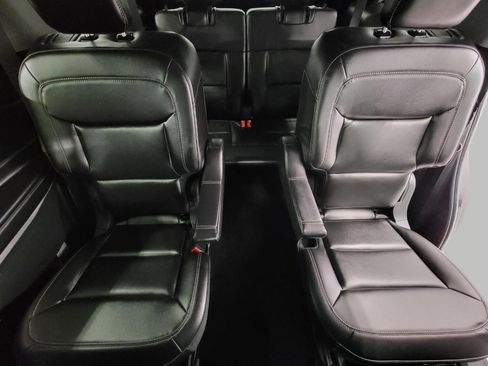 Used 2023 Ford Explorer XLT w/ Equipment Group 202A image 23