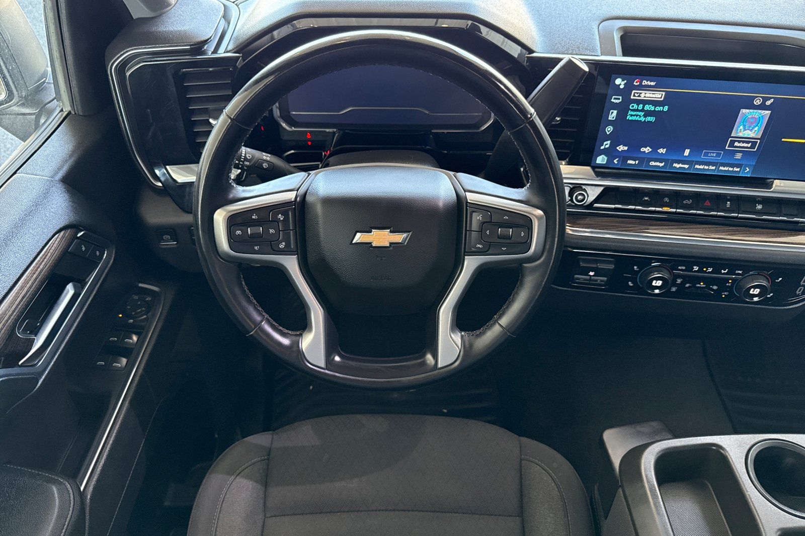 Used 2023 Chevrolet Silverado 1500 LT AWD/4WD image 15