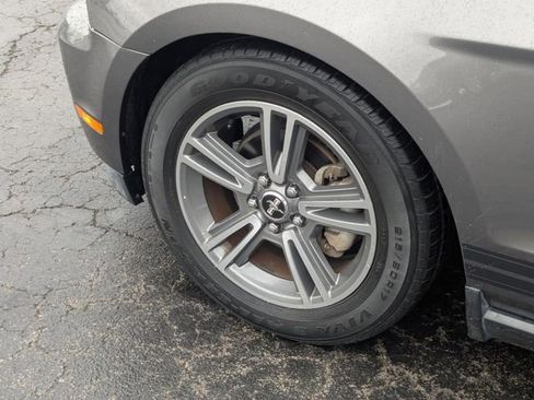 Used 2010 Ford Mustang Convertible image 20