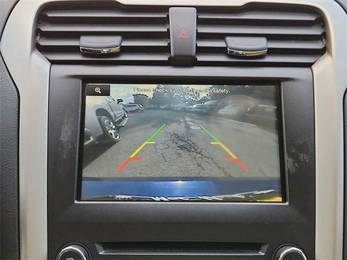 Used 2016 Ford Fusion SE image 14