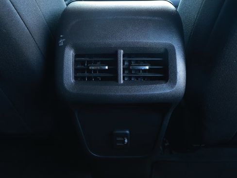 Used 2024 Chevrolet Equinox LT FWD image 30