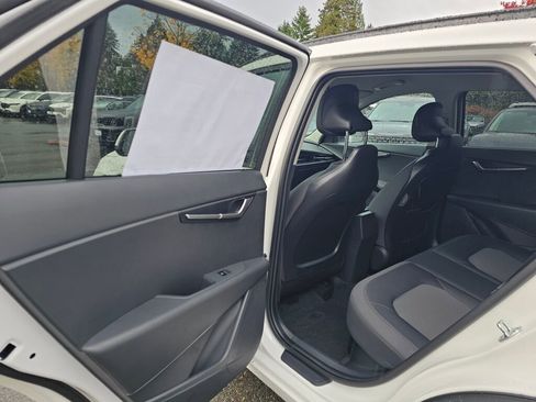 New 2026 Kia Niro LX image 22
