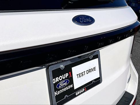 Used 2025 Ford Explorer ST-Line AWD/4WD image 30