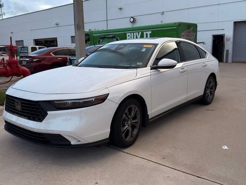 Used 2023 Honda Accord EX image 2