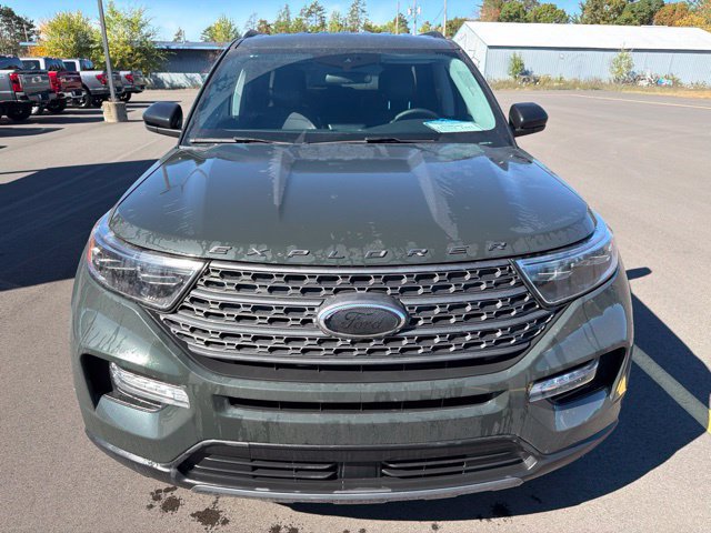 Used 2024 Ford Explorer XLT w/ Equipment Group 202A AWD/4WD image 8
